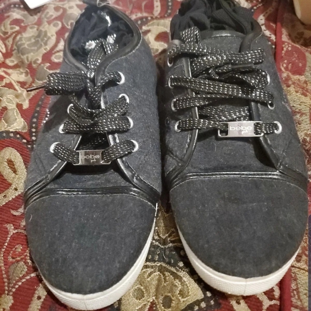 Bebe sneakers size 4/5